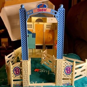 Vintage 1998 Mattel Barbie Riding Stable Horse Corral Play Set